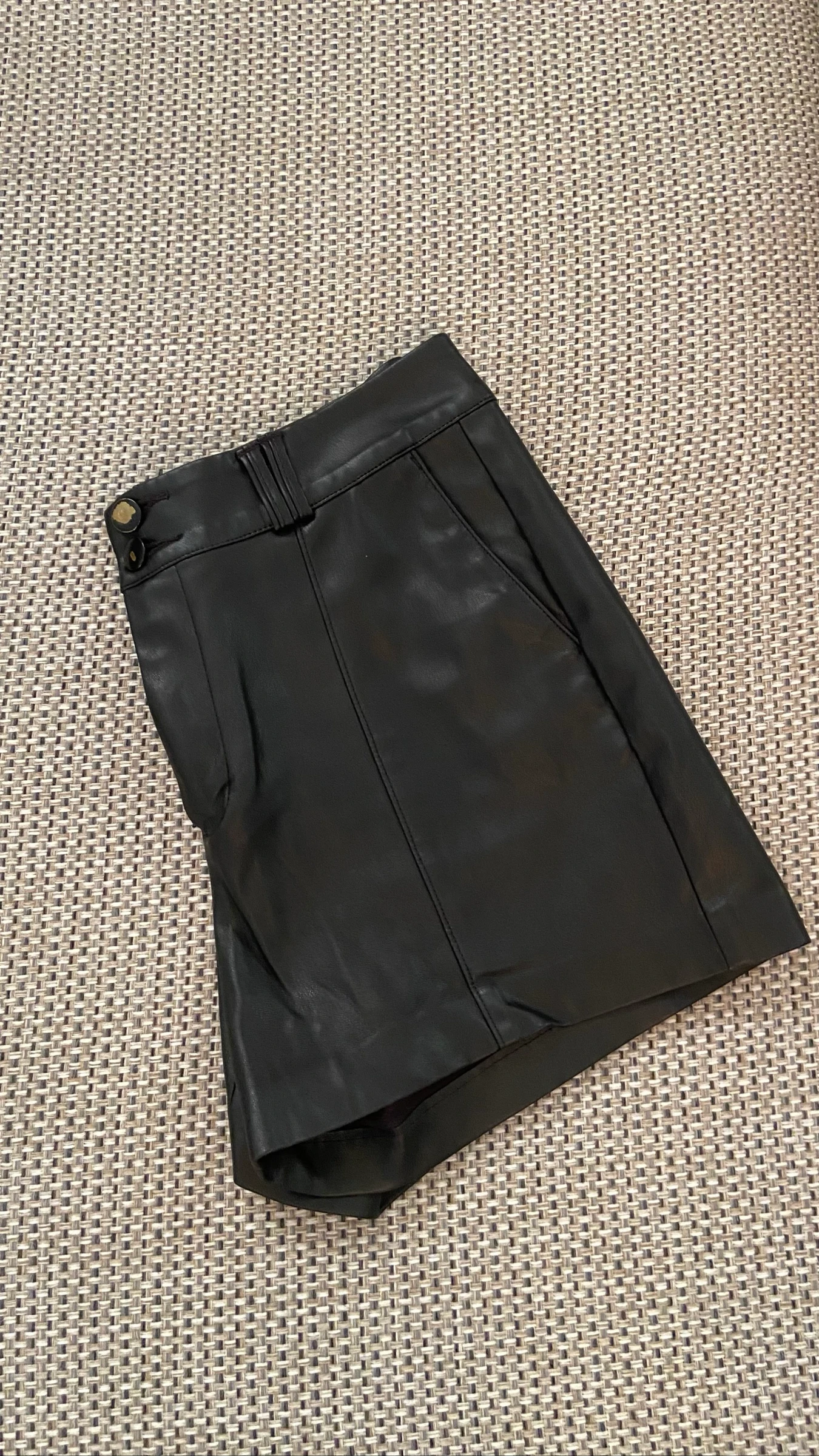 Shorts em similcouro preto tamanho 36 – photo 10